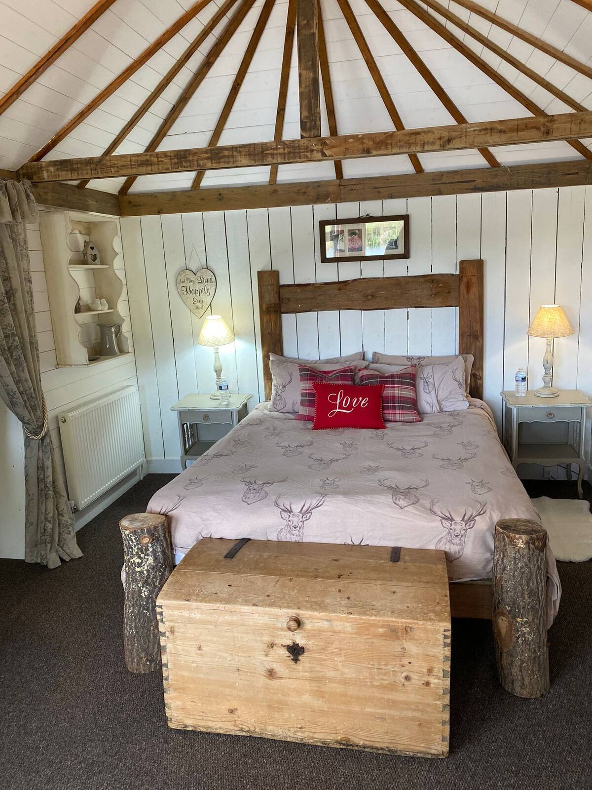 Hideaway Hut
